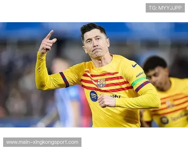 莱万帽子戏法超越梅罗？巴萨神锋登顶十年戴帽王