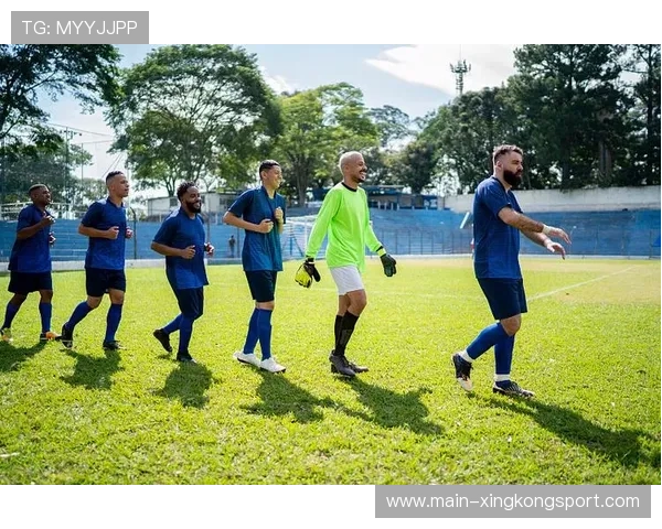中国足球比赛前热身流程标准化与效果优化，足球比赛之前的热身运动