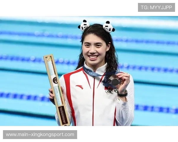 张雨霏：突破极限，登上更高山顶的秘诀，张雨霏登上领奖台